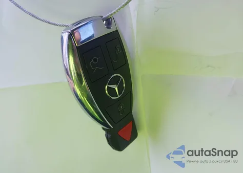 2017 Mercedes-Benz C 300 4Matic z USA, uszkodzony, nr VIN WDDWK4KB9HF431610